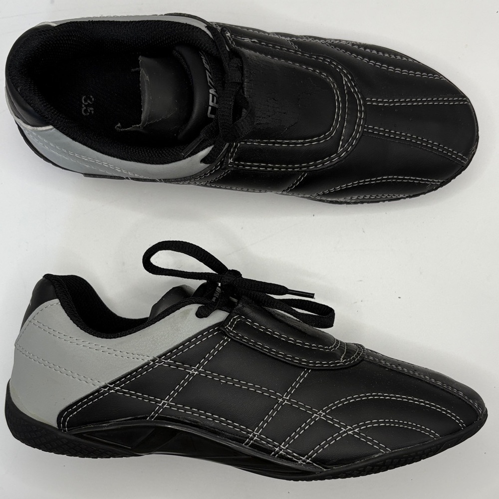 Century Lightfoot Martial Arts Shoes size 3.5 Big Kids